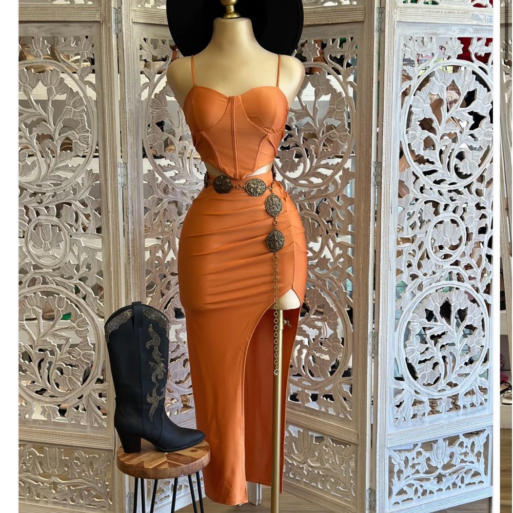 Brick corset with midi skirt